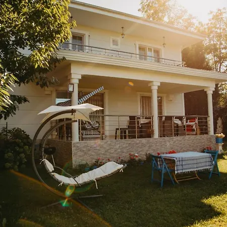 House With Private Pool And Garden In Sapanca