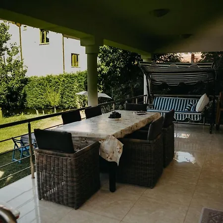 Villa House With Private Pool And Garden In *