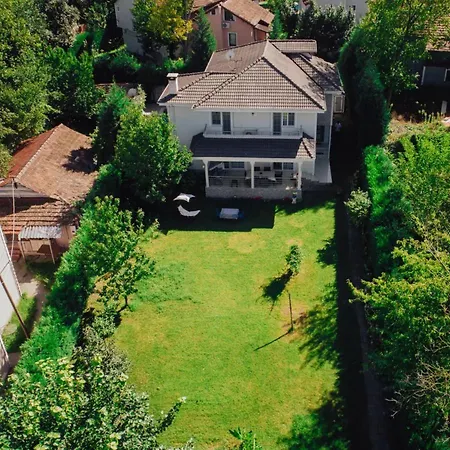 House With Private Pool And Garden In
