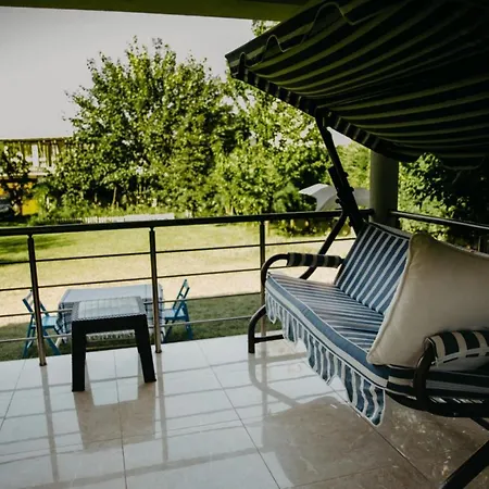 House With Private Pool And Garden In