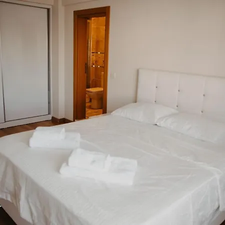 House With Private Pool And Garden In Villa *